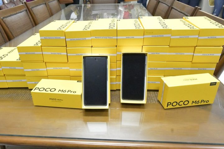 Diretoras Das 43 Unidades De Educação De Umuarama Ganham Smartphone (4)