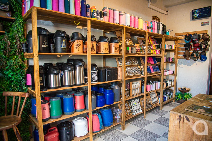 Produtos da loja especializada em erva-mate em Umuarama.