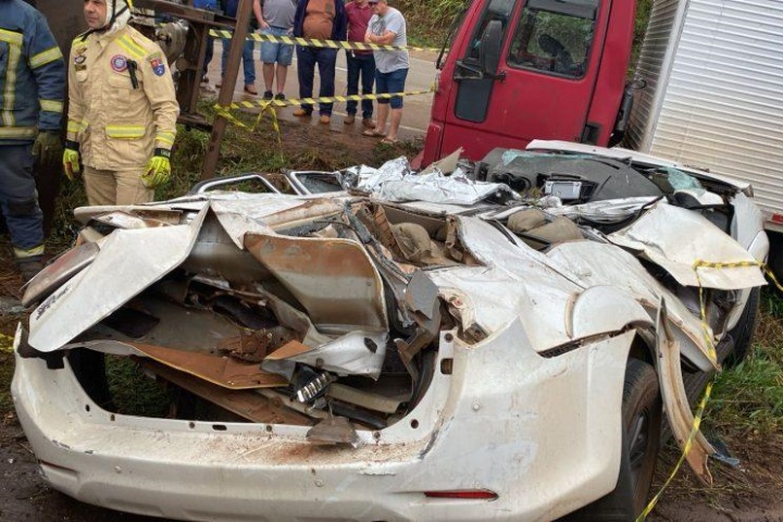 Fatal Caminhao De Racao Tomba Em Cima Sw4 Na Br 163 A6664